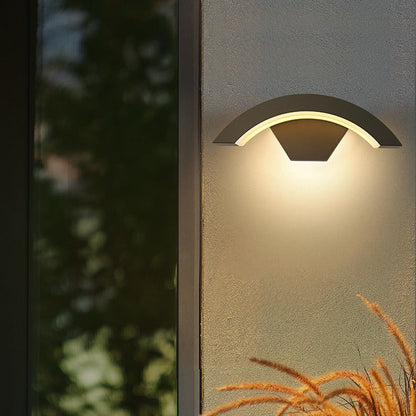 Modern Curved Outdoor Wall Light – IP65 Waterproof Aluminum LED Fixture, 18W or 36W, Warm or Cool White for Porch & Patio