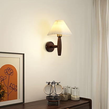 Nordic Wooden Wall Sconce – Retro Bedside Wall Lamp with Pleated Burlap Shade, Rustic Reading Light for Bedroom & Living Room
