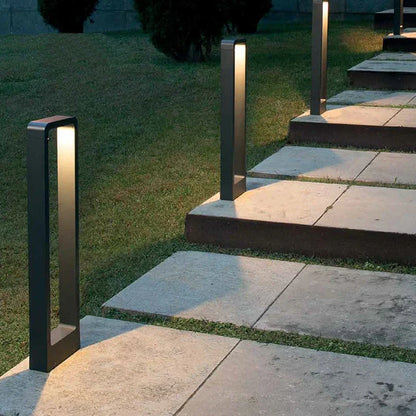 GardenGlow Outdoor Pathway Light – Modern Black Aluminum & Tempered Glass Bollard Ground Lamp, 30 to 60 cm for Garden & Driveway