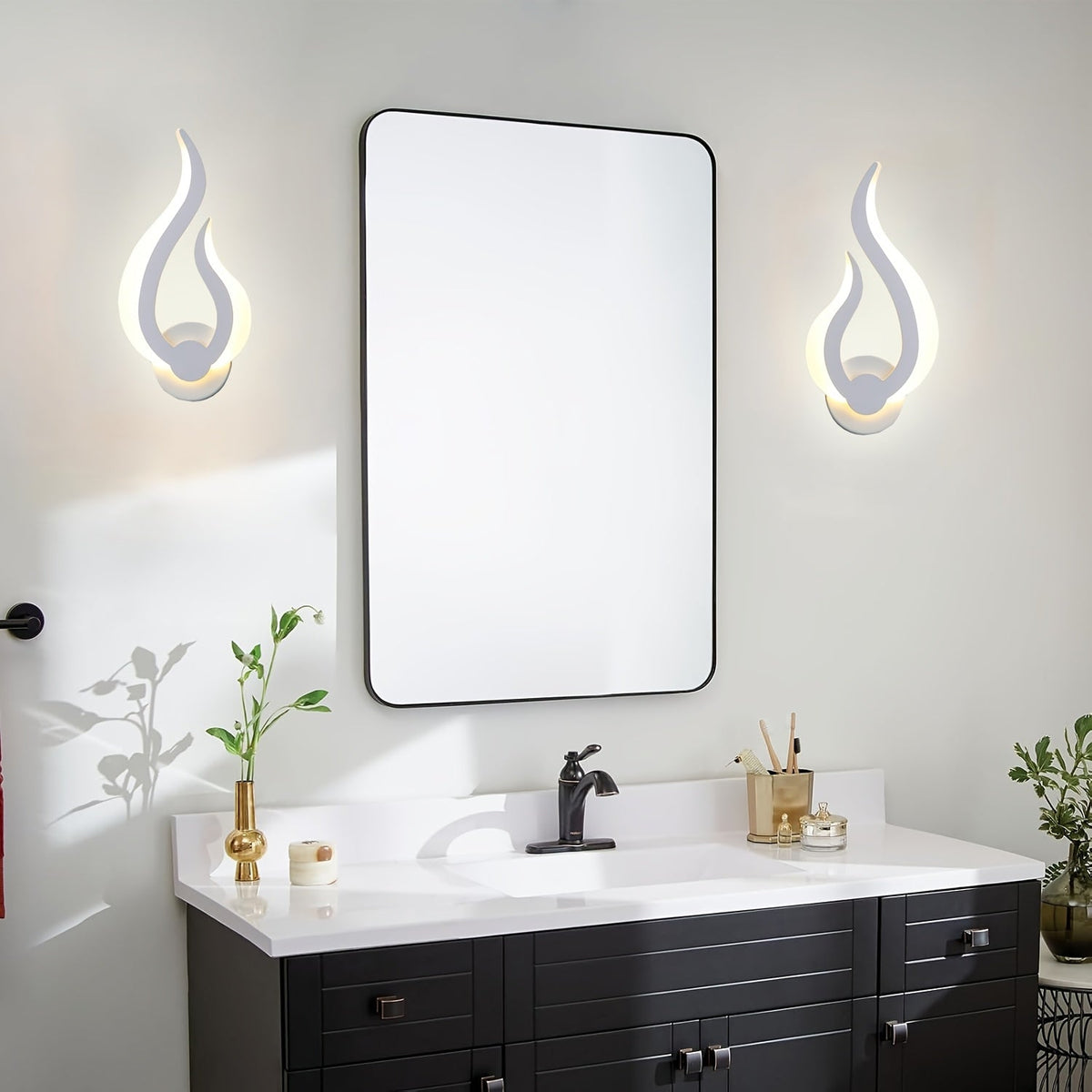 Modern Flame LED Wall Light – Sculptural Acrylic 10W Warm White 3000K Wall Sconce, Left or Right Facing