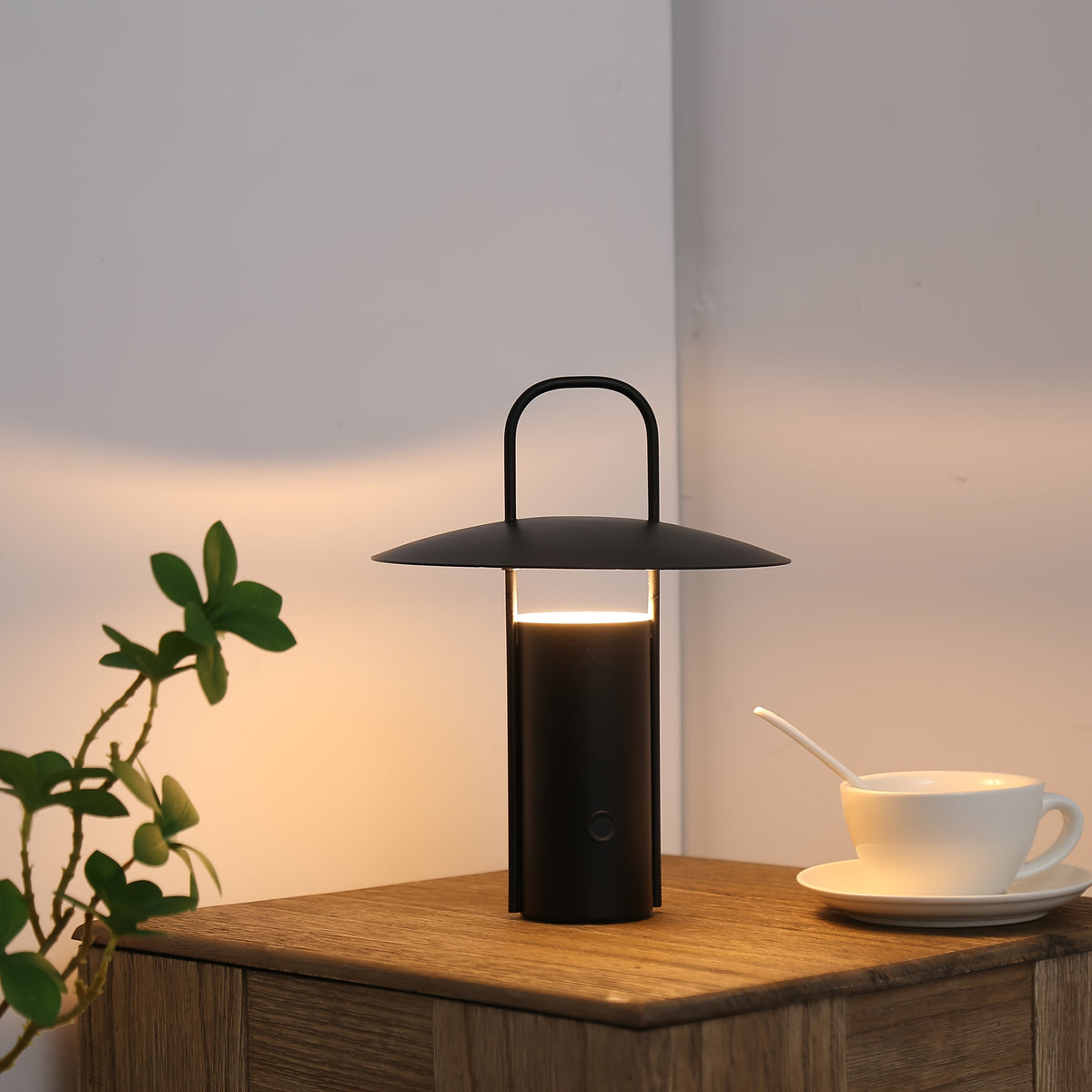 Wireless LED Touch Table Lamp – USB Rechargeable 2000mAh Metal Cordless Lamp with Dimmable Light for Bedside & Dining Table
