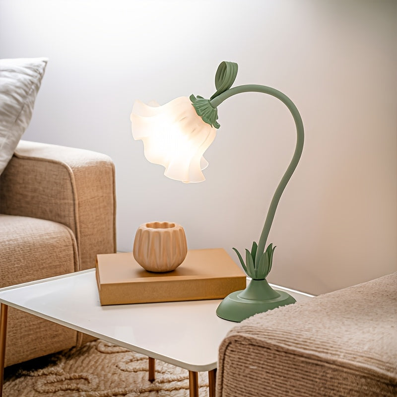 Floral USB Table Lamp – Flower-Inspired Shade Decorative Accent Light with Soft Warm Glow for Bedroom & Reading Corner
