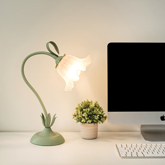 Floral USB Table Lamp – Flower-Inspired Shade Decorative Accent Light with Soft Warm Glow for Bedroom & Reading Corner