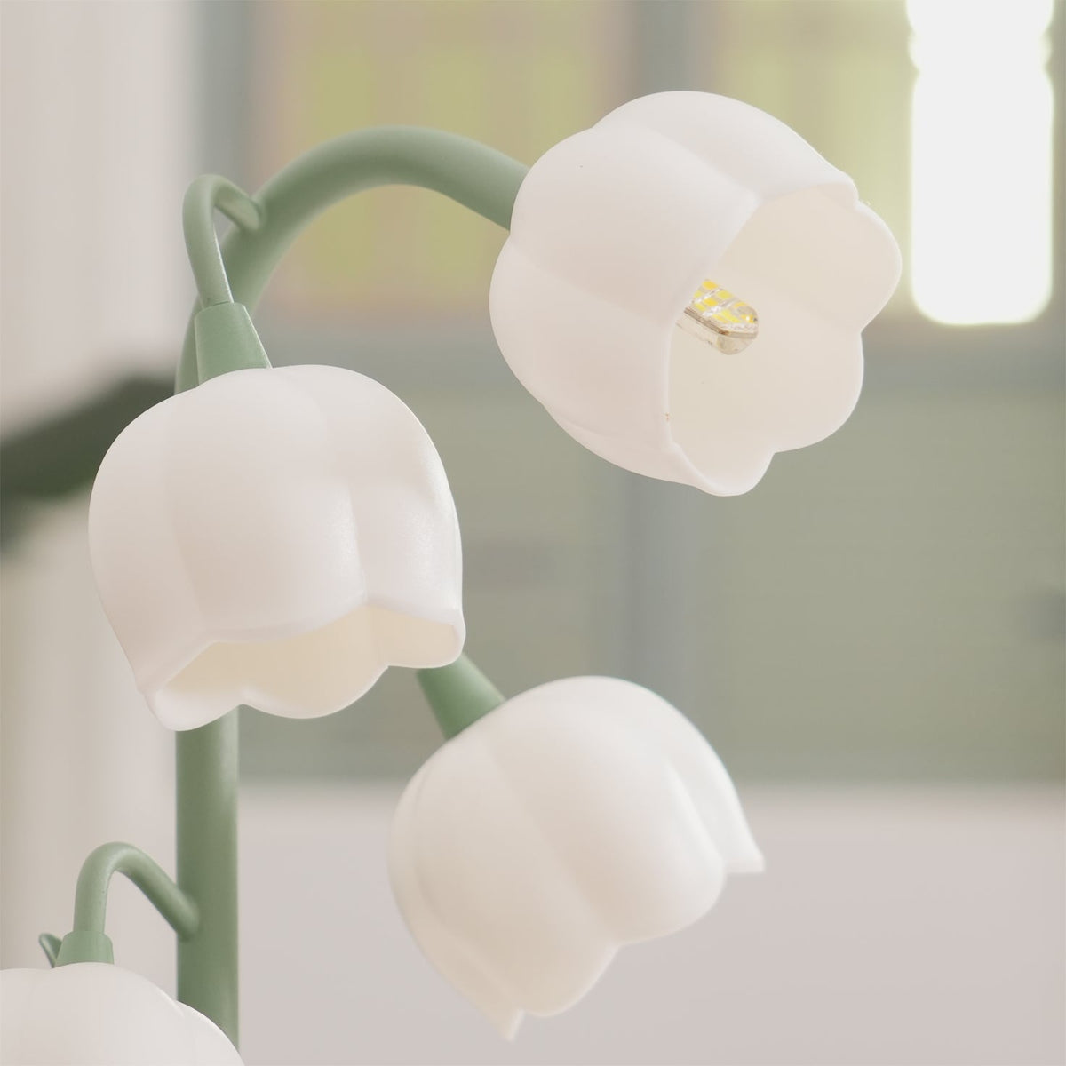 Bell Orchid Floral Table Lamp – Tulip-Shaped Orchid Shades with Warm LED Glow, 18 x 36 cm Decorative Accent Light