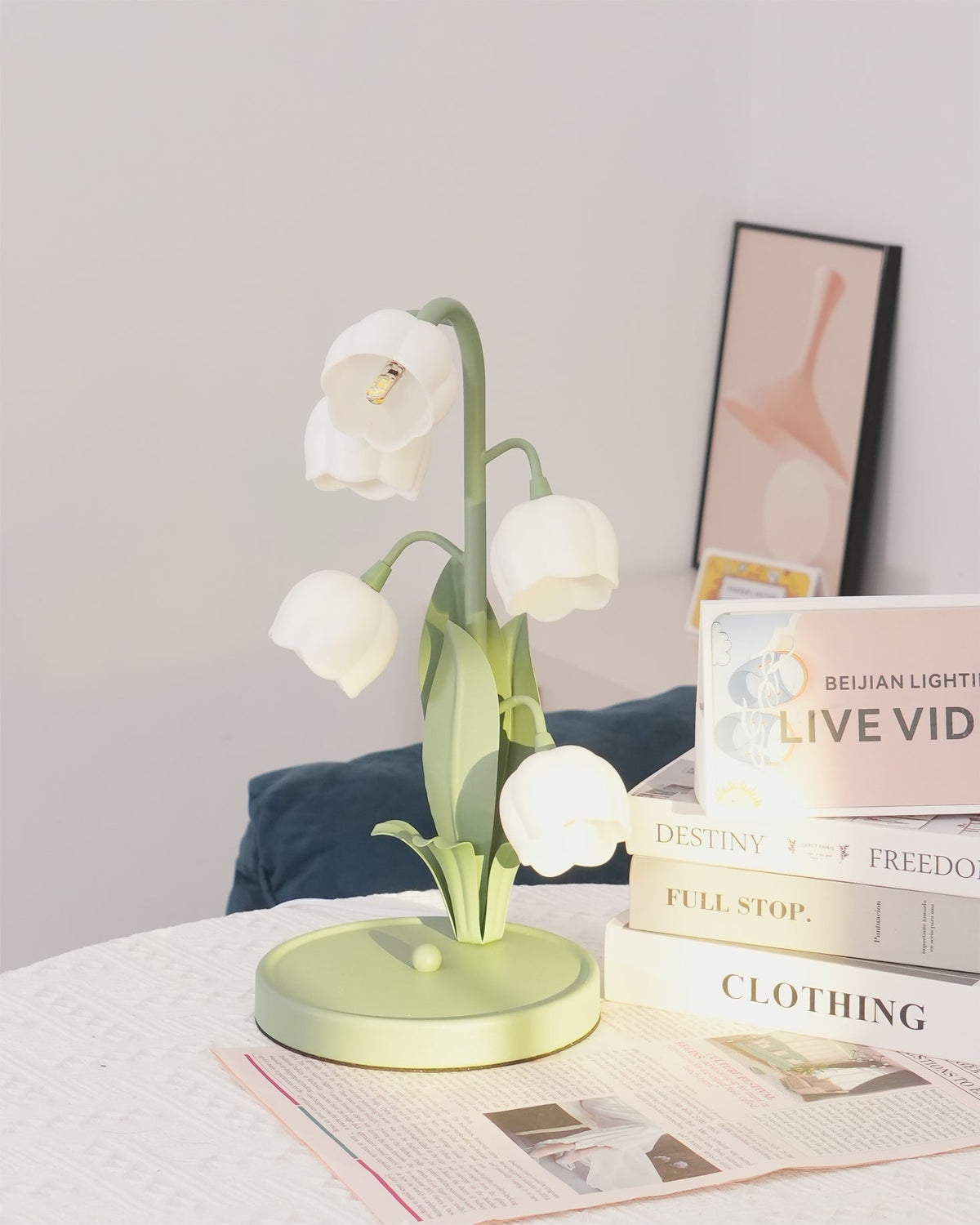 Bell Orchid Floral Table Lamp – Tulip-Shaped Orchid Shades with Warm LED Glow, 18 x 36 cm Decorative Accent Light