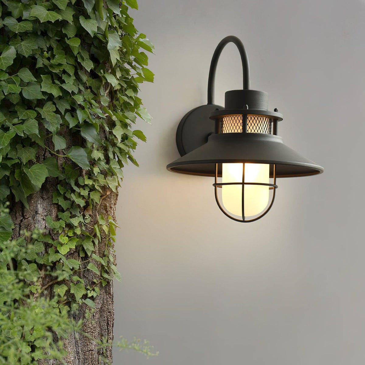 Felix Industrial Outdoor Wall Lamp – Caged IP44 Weather-Resistant Porch Light for Veranda, Patio, Balcony & Entryway