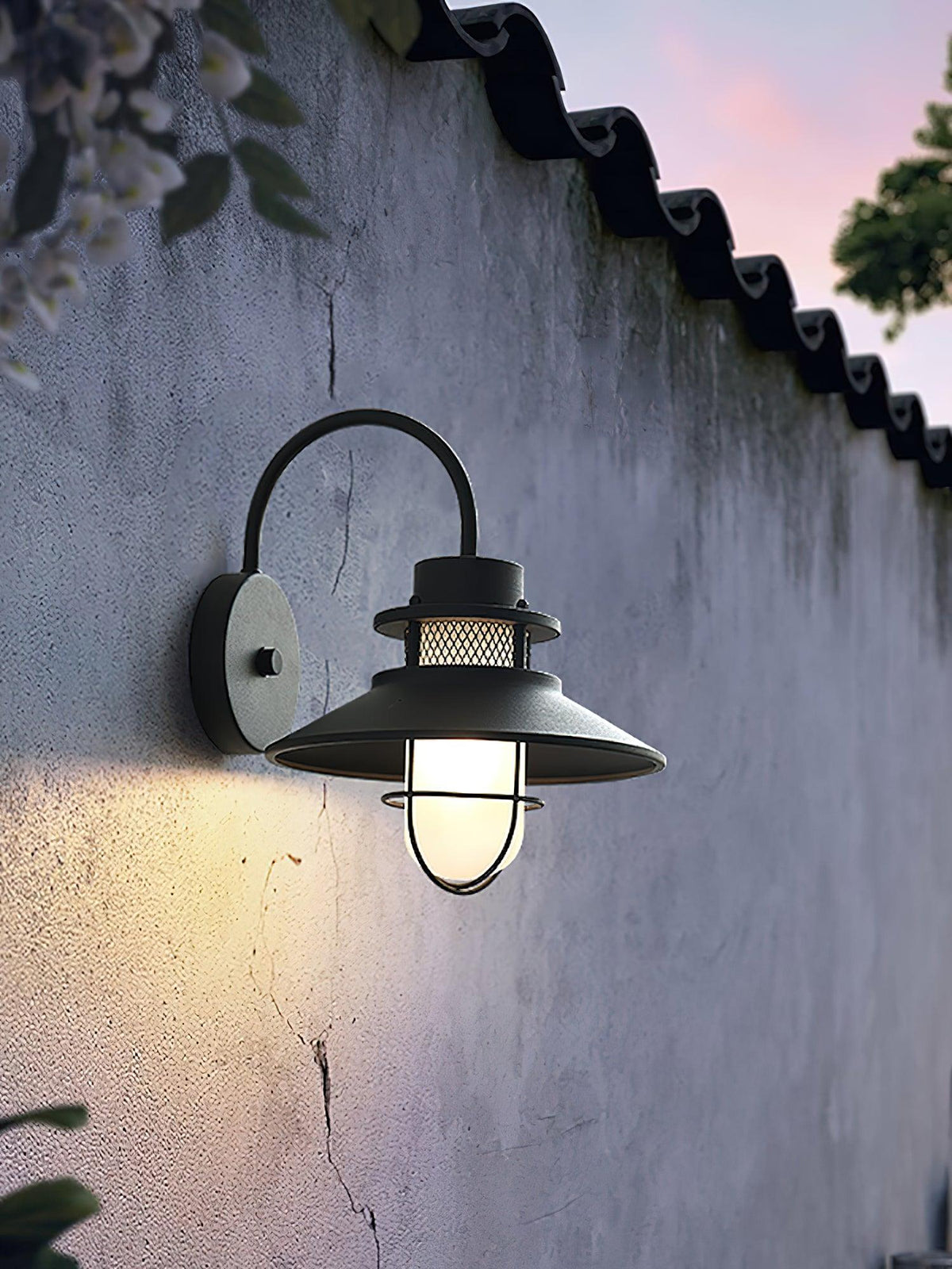 Felix Industrial Outdoor Wall Lamp – Caged IP44 Weather-Resistant Porch Light for Veranda, Patio, Balcony & Entryway
