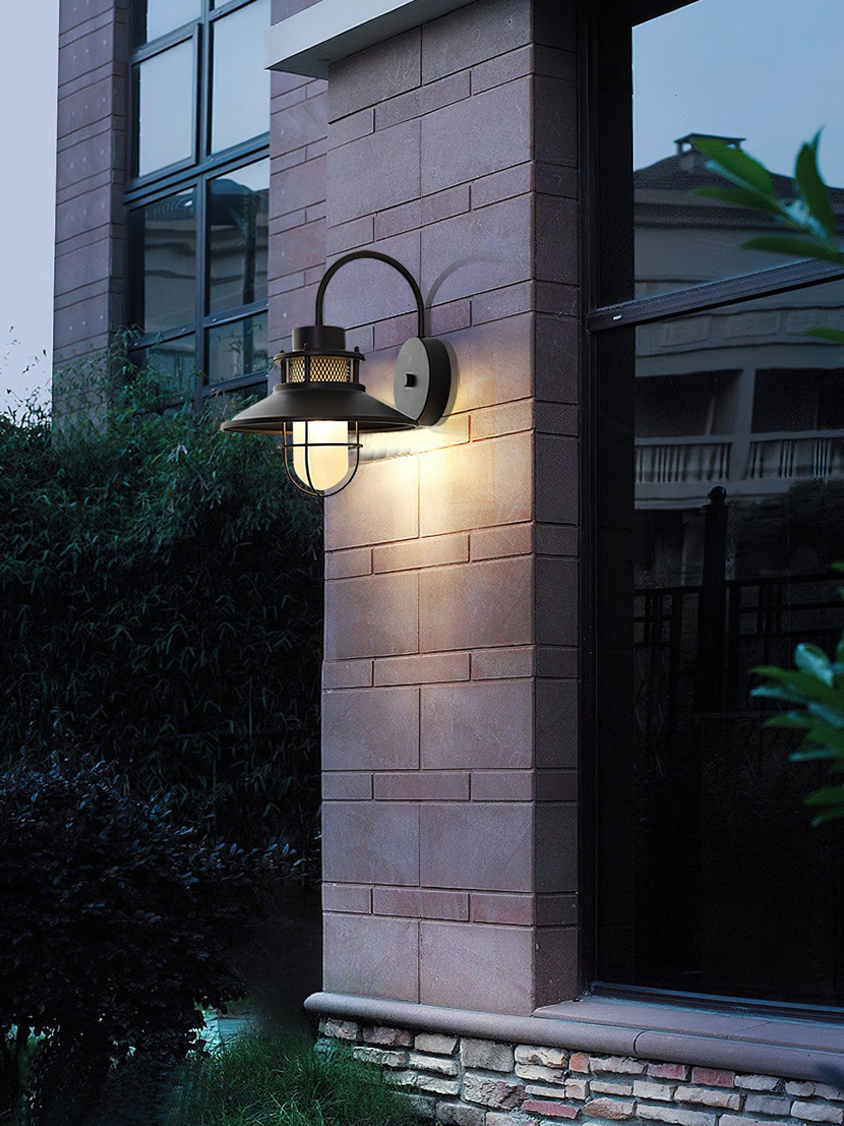 Felix Industrial Outdoor Wall Lamp – Caged IP44 Weather-Resistant Porch Light for Veranda, Patio, Balcony & Entryway