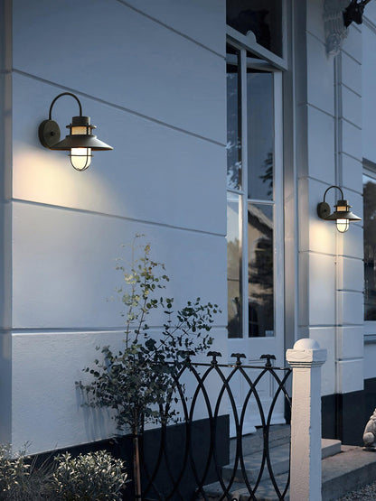 Felix Industrial Outdoor Wall Lamp – Caged IP44 Weather-Resistant Porch Light for Veranda, Patio, Balcony & Entryway