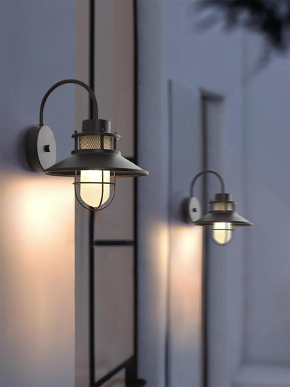 Felix Industrial Outdoor Wall Lamp – Caged IP44 Weather-Resistant Porch Light for Veranda, Patio, Balcony & Entryway