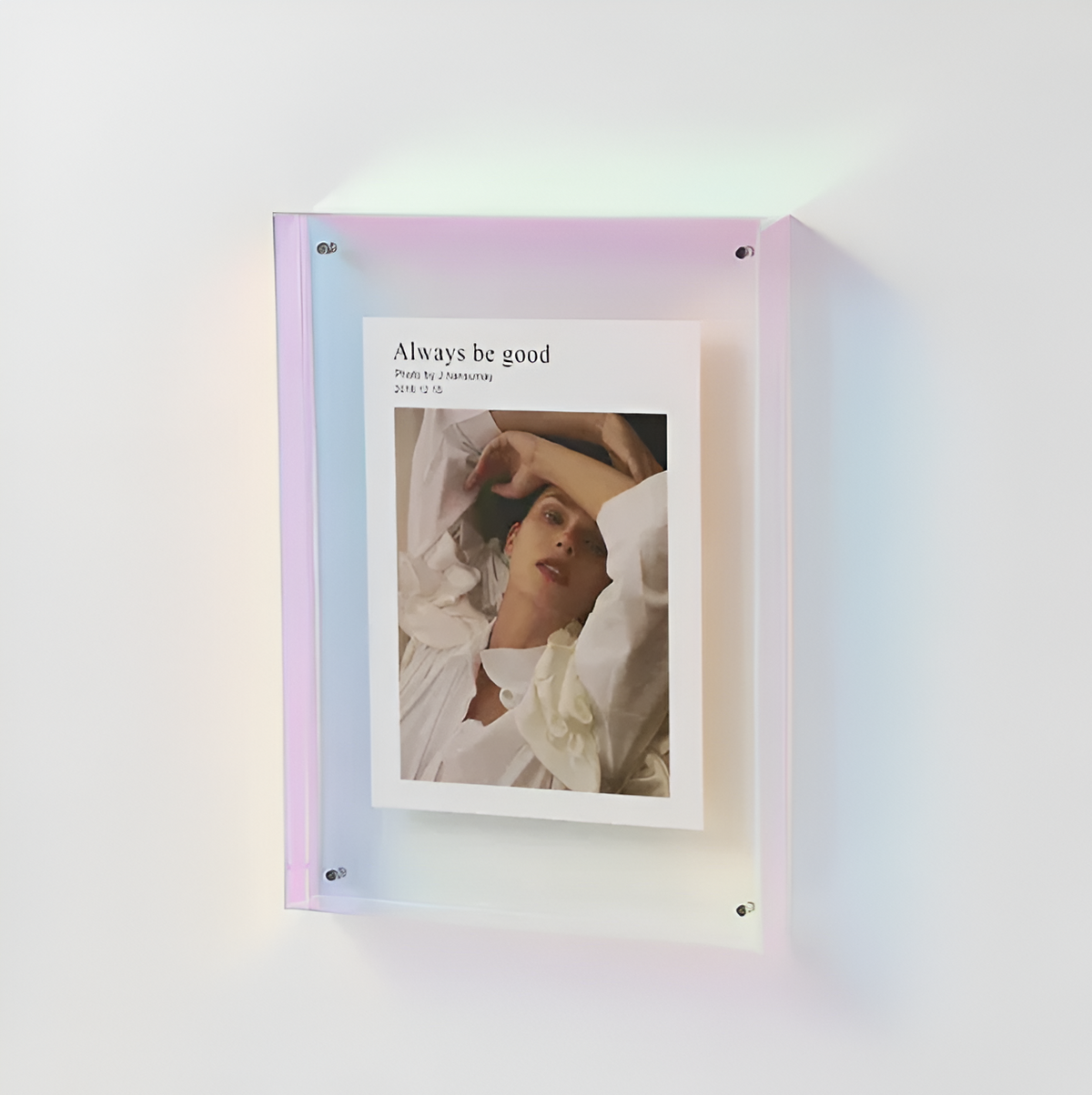 Seravina Floating Acrylic Photo Frame – Modern Frameless Clear Picture Display Stand, 4 Sizes & 9 Colors for Desk & Shelf