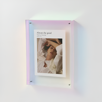 Seravina Floating Acrylic Photo Frame – Modern Frameless Clear Picture Display Stand, 4 Sizes & 9 Colors for Desk & Shelf