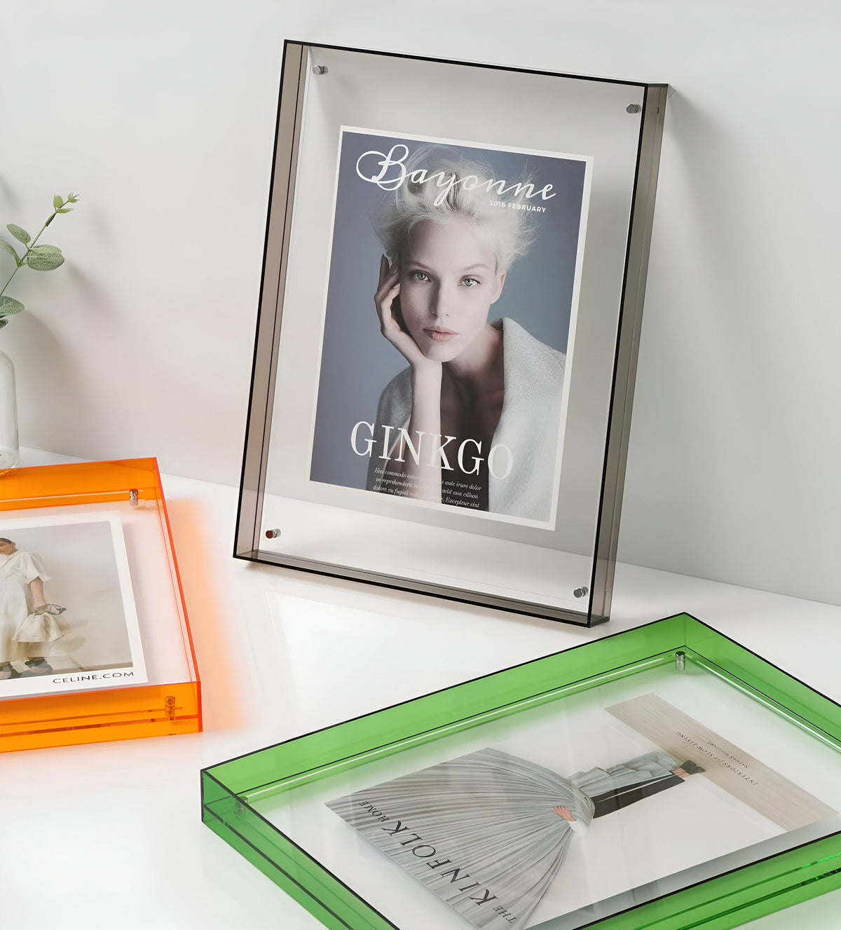 Seravina Floating Acrylic Photo Frame – Modern Frameless Clear Picture Display Stand, 4 Sizes & 9 Colors for Desk & Shelf