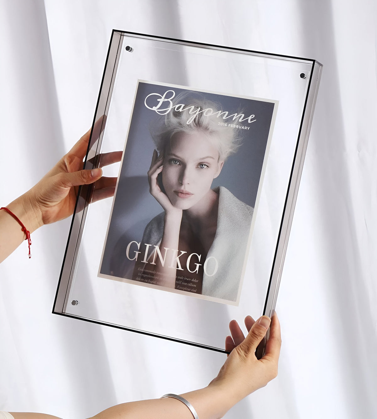 Seravina Floating Acrylic Photo Frame – Modern Frameless Clear Picture Display Stand, 4 Sizes & 9 Colors for Desk & Shelf
