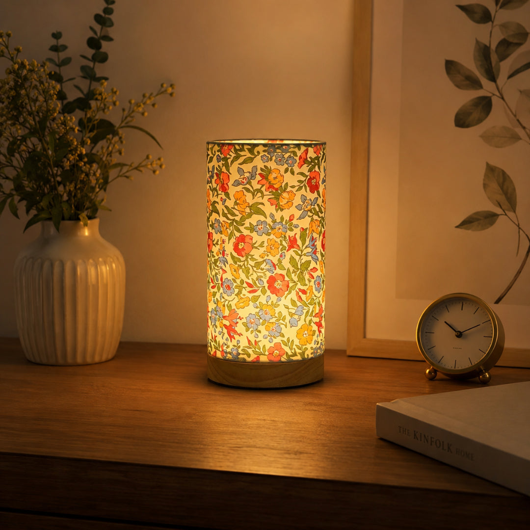 Modern Wooden USB Table Lamp – Natural Wood Base with Linen Fabric Shade, Cozy LED Bedside Lamp for Bedroom & Desk