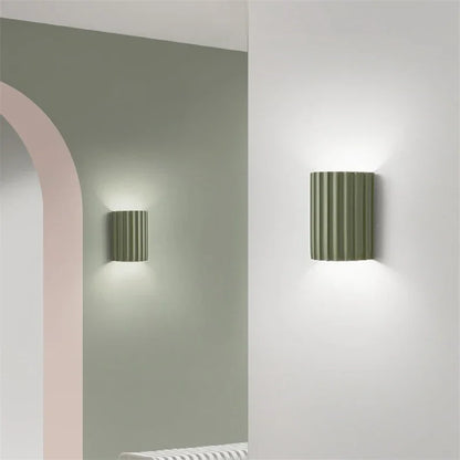 Nordic Modern Resin Wall Lamp – Ribbed Up & Down Wall Sconce, Sculptural Indoor Wall Light for Bedroom & Living Room