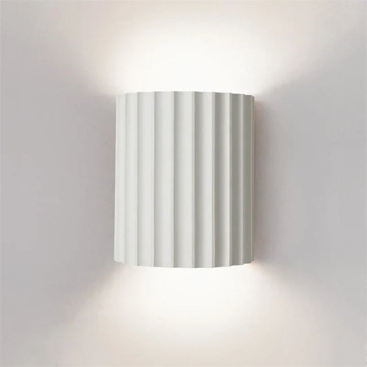 Nordic Modern Resin Wall Lamp – Ribbed Up & Down Wall Sconce, Sculptural Indoor Wall Light for Bedroom & Living Room