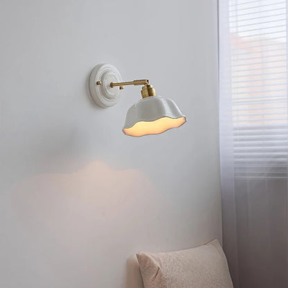 Nordic Cream Ceramic Flower Wall Lamp – Vintage Sculpted Ceramic Wall Sconce for Bedside Reading, Living Room & Hallway