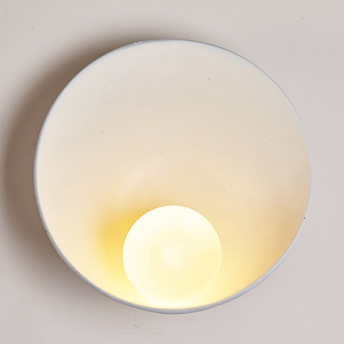 Minimalist Round Resin & Iron Wall Sconce – Organic Bowl Wall Light with Frosted Glass, White or Wood for Bedroom & Study