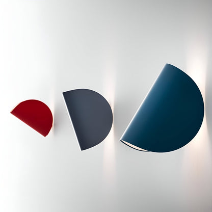 Twist Adjustable LED Wall Light – Modern Geometric Rotating Metal Wall Lamp in Black, White, Blue or Red for Bedside Reading