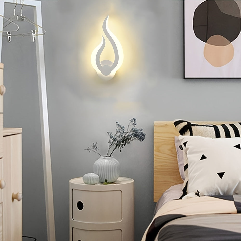 Modern Flame LED Wall Light – Sculptural Acrylic 10W Warm White 3000K Wall Sconce, Left or Right Facing