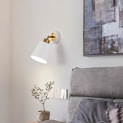 Modern Adjustable Metal Wall Sconce – Black or White with Polished Brass Accent, Focused Reading Light for Bedroom & Living Room