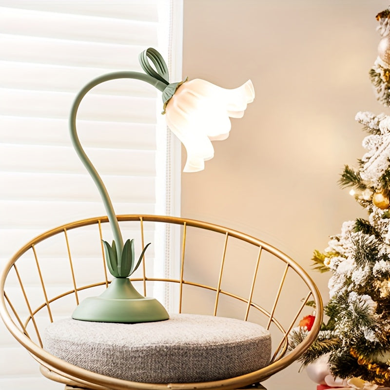 Floral USB Table Lamp – Flower-Inspired Shade Decorative Accent Light with Soft Warm Glow for Bedroom & Reading Corner