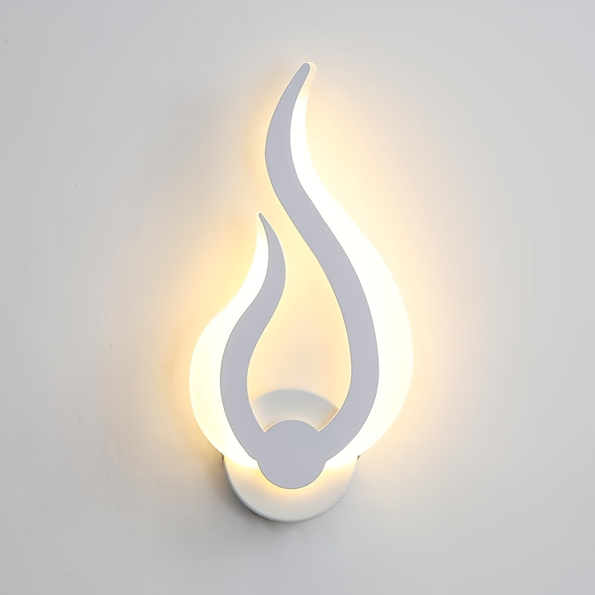 Modern Flame LED Wall Light – Sculptural Acrylic 10W Warm White 3000K Wall Sconce, Left or Right Facing