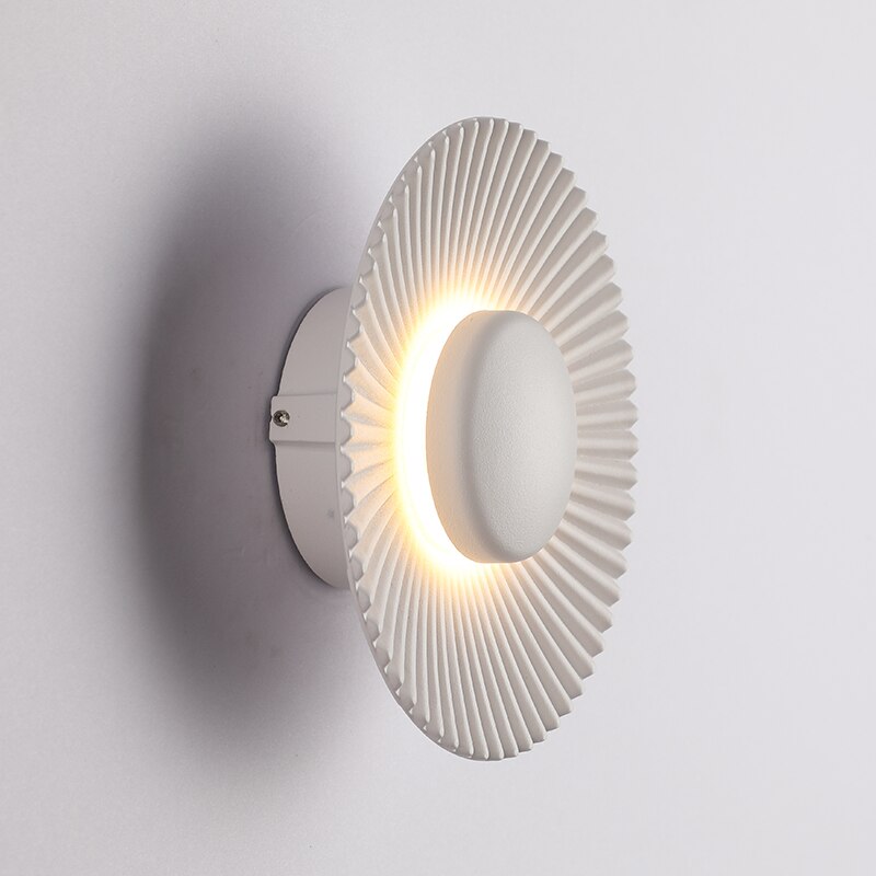Hasna SunRay Metallic Sunburst LED Wall Lamp – Modern Sun-Inspired 5W Wall Sconce in Orange or White, Artistic Wall Decor