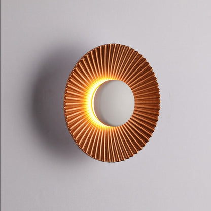 Hasna SunRay Metallic Sunburst LED Wall Lamp – Modern Sun-Inspired 5W Wall Sconce in Orange or White, Artistic Wall Decor
